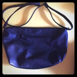Steve Madden Soft Faux leather shoulder bag.